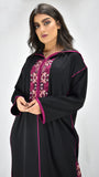 djellaba-leader caftan-mekhzania-2021-crepe-soie-noir-noire-black-jellaba brodée-broderie-moderne-fashion-chic-prestige