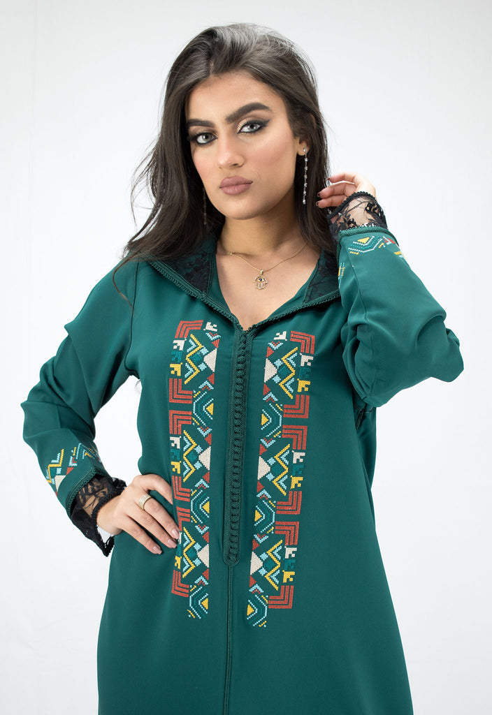 djellaba_dentelle-vert_emeraude-point_croix-ocaftan-broderie-jellaba_moderne-2020-chic-prestige-glamour-classe
